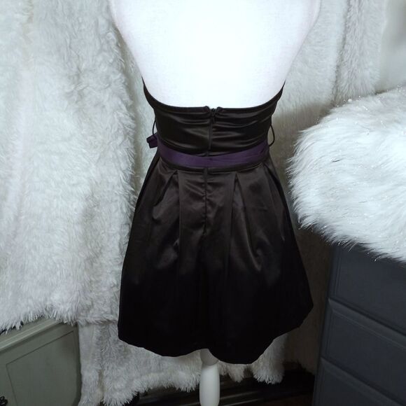 FOREVER 21 BLACK STRAPLESS FIT & FLAIR W/PURPLE SASH SZ.XS EUC - Picture 6 of 8